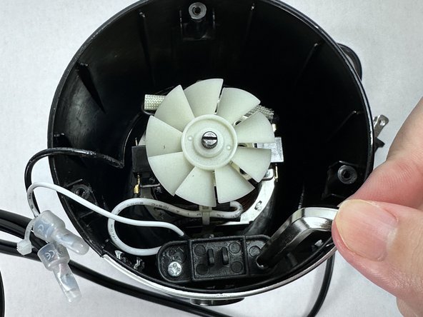 Toast Master Blender Button Replacement: step 6, image 2 of 3