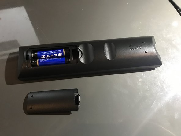 RCA RT2806 Remote Batteries Replacement, Panel removal: crwdns2935265:04crwdnd2935265:02crwdnd2935265:02crwdne2935265:0