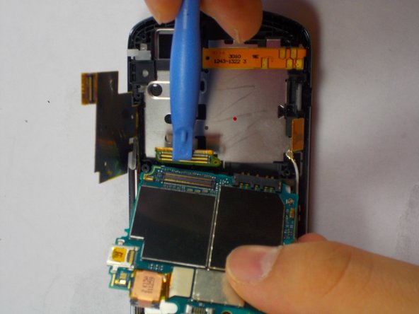 Sony Ericsson Xperia Pro MK16A Camera Replacement, Remove the Logic Board: crwdns2935265:06crwdnd2935265:02crwdnd2935265:03crwdne2935265:0