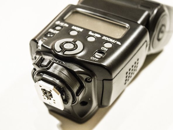 Canon Speedlight 430EX II LCD Replacement, Final Test and Done: crwdns2935265:011crwdnd2935265:03crwdnd2935265:03crwdne2935265:0