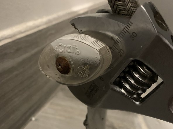 How to Replace a Toilet's Shut-Off Valve: crwdns2935265:06crwdnd2935265:02crwdnd2935265:02crwdne2935265:0