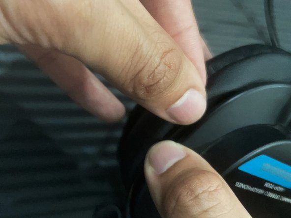 How to Replace Sony MDR-7506 Ear Pads: crwdns2935265:05crwdnd2935265:03crwdnd2935265:03crwdne2935265:0