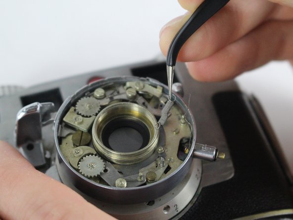 Kodak Signet 35 Shutter Spring Replacement: crwdns2935265:04crwdnd2935265:03crwdnd2935265:03crwdne2935265:0