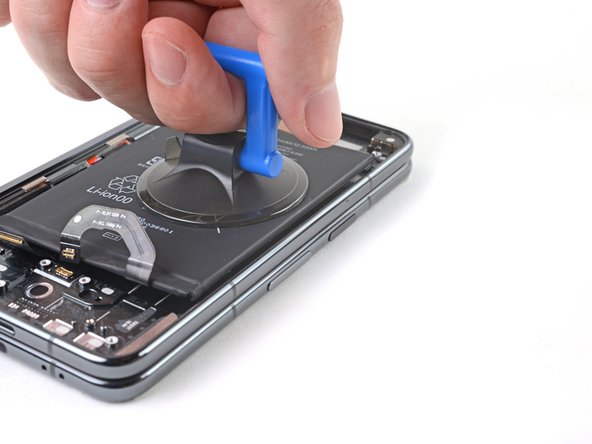 Google Pixel Fold Inner Screen Assembly Replacement, Insert an opening pick: crwdns2935265:0122crwdnd2935265:02crwdnd2935265:03crwdne2935265:0