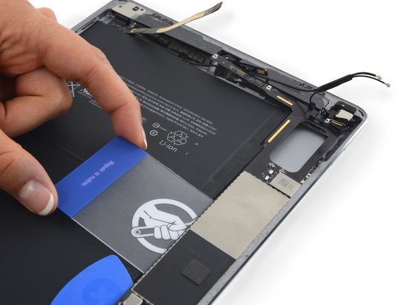 iPad Air 2 Wi-Fi Logic Board Replacement: crwdns2935265:063crwdnd2935265:03crwdnd2935265:03crwdne2935265:0