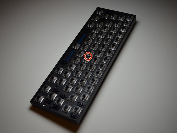 KBParadise V6000 Disassembly, Remove the screws: crwdns2935265:04crwdnd2935265:02crwdnd2935265:02crwdne2935265:0