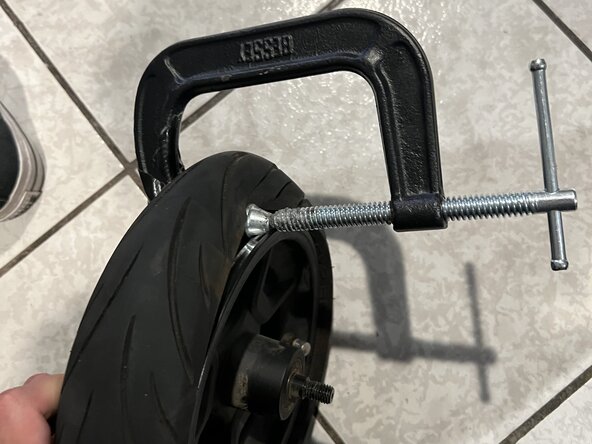 NIU KQi3 Pro Electric Scooter Front Tire Replacement: crwdns2935265:00crwdnd2935265:01crwdnd2935265:03crwdne2935265:0