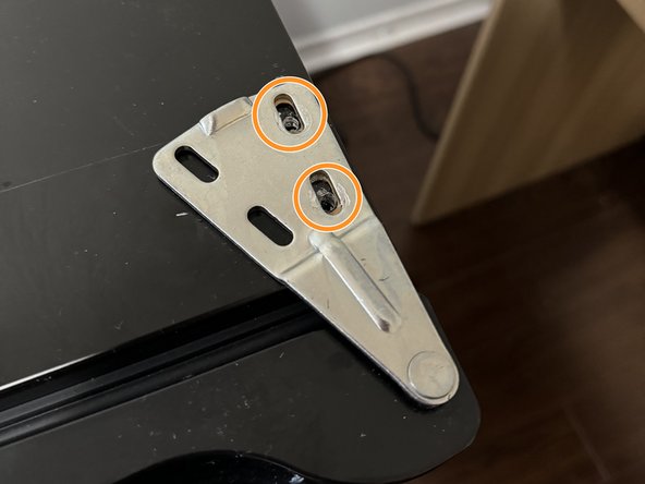 Midea MRU03M2ABB Upright Freezer Door Replacement: crwdns2935265:08crwdnd2935265:03crwdnd2935265:03crwdne2935265:0