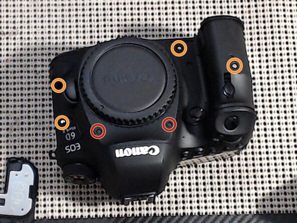 Canon EOS 6D Mark II DC/DC Power Board Replacement, Remove front screws: passo 11, imagem 1 %32