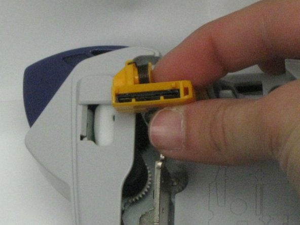 Brother PT-1010 Cutter Blade Replacement, Remove Cutter Blade: crwdns2935265:03crwdnd2935265:03crwdnd2935265:03crwdne2935265:0