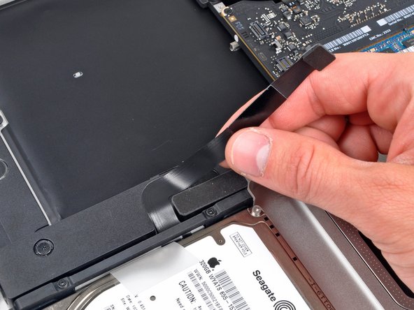 MacBook Pro 15" Unibody Mid 2010 Subwoofer & Right Speaker Replacement, Subwoofer & Right Speaker: passo 13, immagine 2 di 2