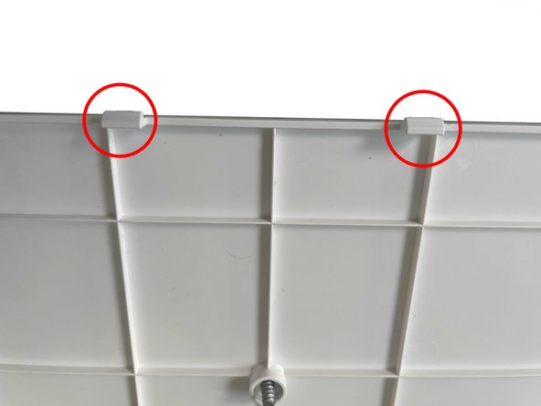 Disassembly of the Dreame L10s Ultra base station, Remove the cover from the bottom: crwdns2935265:04crwdnd2935265:02crwdnd2935265:02crwdne2935265:0