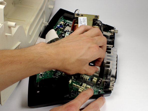 Bose Wave Radio AWR1-1W Screen Replacement: crwdns2935265:04crwdnd2935265:02crwdnd2935265:03crwdne2935265:0