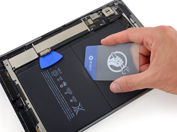 iPad Air LTE Battery Replacement: crwdns2935265:048crwdnd2935265:03crwdnd2935265:03crwdne2935265:0