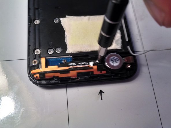 Disassembling Samsung Captivate Glide Phone, Antenna Module Removal: crwdns2935265:012crwdnd2935265:02crwdnd2935265:03crwdne2935265:0