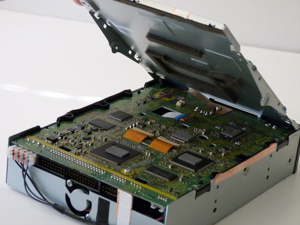 Sony BDP-S1 Optical Drive Motor Replacement: crwdns2935265:011crwdnd2935265:02crwdnd2935265:03crwdne2935265:0