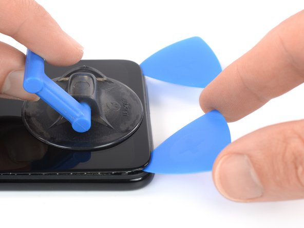 Xiaomi Redmi Note 7 Screen Replacement, Cut the adhesive: crwdns2935265:022crwdnd2935265:02crwdnd2935265:02crwdne2935265:0