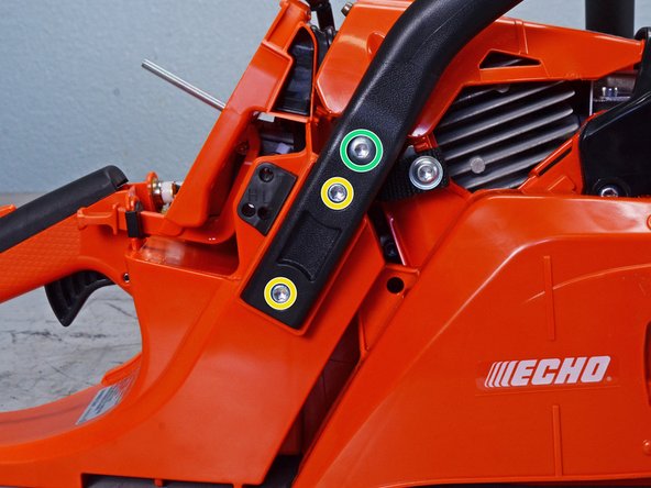 Echo Chain Saw CS590 2019 Ignition Assembly Replacement, Unfasten the front handle: crwdns2935265:06crwdnd2935265:02crwdnd2935265:02crwdne2935265:0