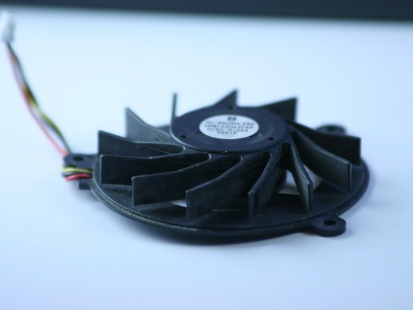 Asus V6800V Fan Replacement: crwdns2935265:05crwdnd2935265:02crwdnd2935265:02crwdne2935265:0