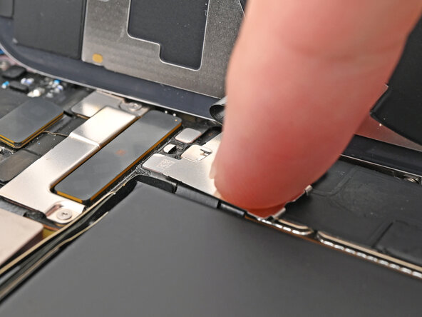 iPhone 15 Battery Replacement: stap 49, afbeelding 1 van 2