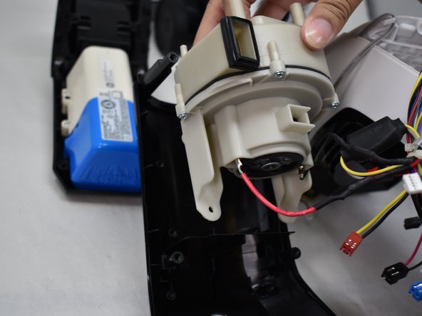 Bissell CrossWave Cordless Max 2554A Motor Replacement: crwdns2935265:010crwdnd2935265:02crwdnd2935265:02crwdne2935265:0