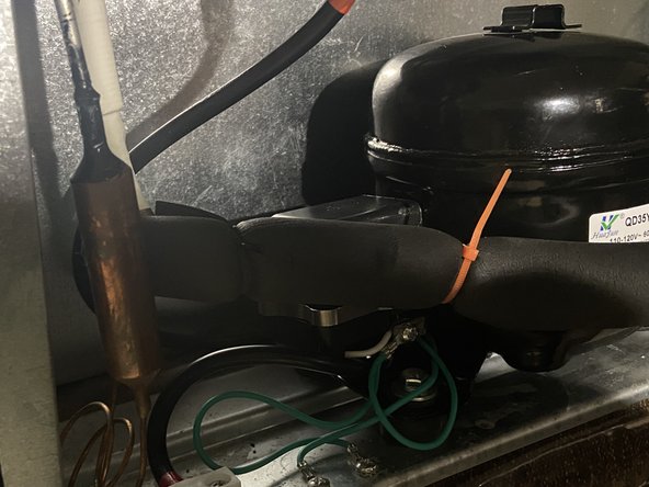 Igloo Mini Fridge IRF32BK Compressor Relay Replacement: crwdns2935265:013crwdnd2935265:02crwdnd2935265:02crwdne2935265:0