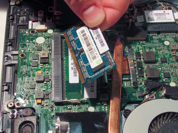 Lenovo IdeaPad S210 Touch System Memory / RAM Replacement: crwdns2935265:07crwdnd2935265:02crwdnd2935265:03crwdne2935265:0