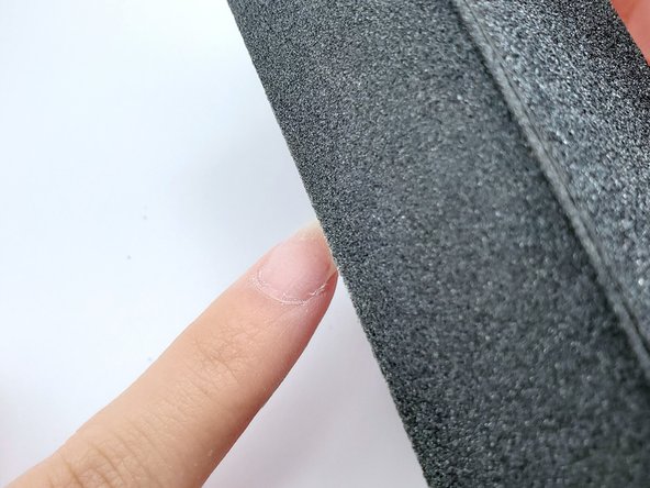 How to Fix a Cracked Fingernail: crwdns2935265:06crwdnd2935265:02crwdnd2935265:02crwdne2935265:0