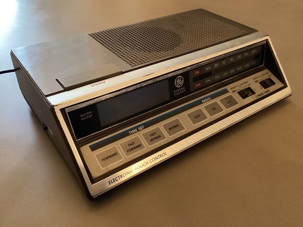 1976 General Electric Clock Radio Teardown, 1976 General Electric Clock Radio Teardown: crwdns2935265:01crwdnd2935265:01crwdnd2935265:02crwdne2935265:0