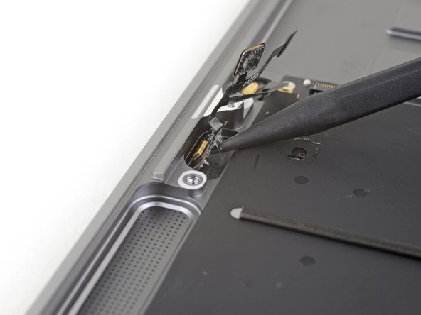 MacBook Air 13” Retina Display Late 2018 Microphone Assembly Replacement: étape 35, image 2 de 2