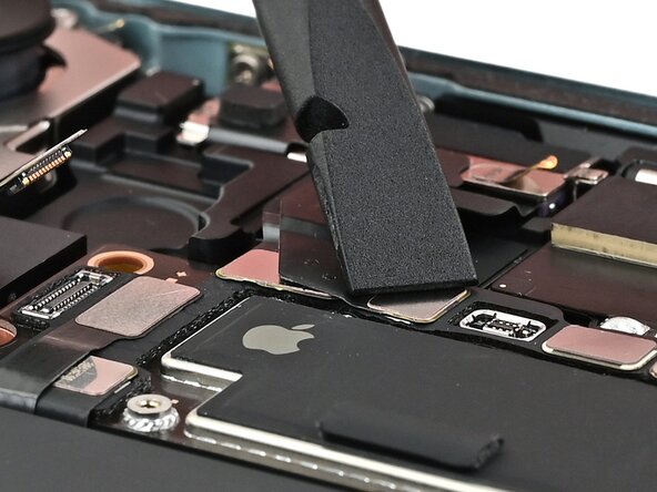 iPhone 16 Plus Earpiece Speaker Replacement: crwdns2935265:038crwdnd2935265:03crwdnd2935265:03crwdne2935265:0