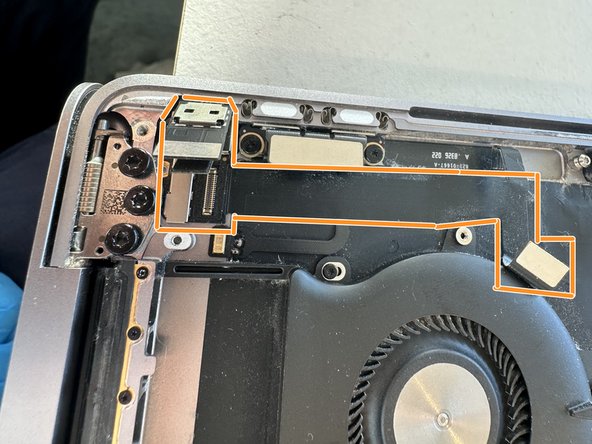 2018 MacBook Pro 13" Touch Bar Replacement, Touch Bar board: crwdns2935265:039crwdnd2935265:02crwdnd2935265:03crwdne2935265:0