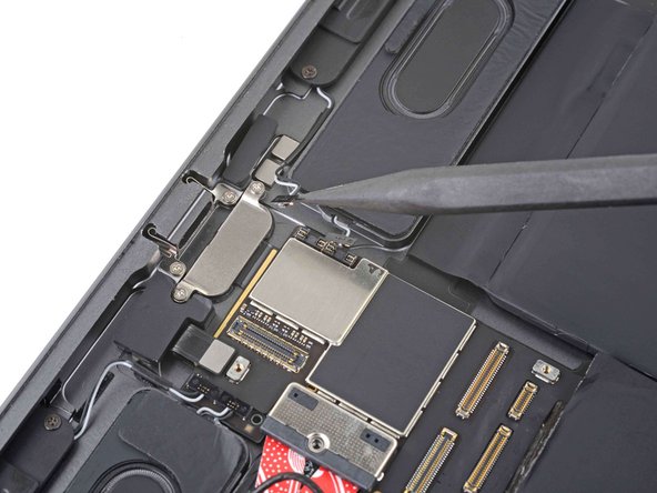 iPad Pro 11" 2nd Gen Logic Board Replacement, Disconnect the bottom left speaker: crwdns2935265:069crwdnd2935265:03crwdnd2935265:03crwdne2935265:0