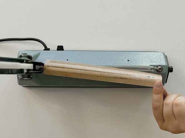 FS-200 Impulse Heat Sealer Heating Element Replacement: crwdns2935265:04crwdnd2935265:02crwdnd2935265:02crwdne2935265:0