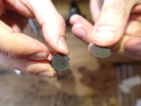 Canon DM-100 microphone rattle noise fix, The culprit: crwdns2935265:03crwdnd2935265:02crwdnd2935265:02crwdne2935265:0