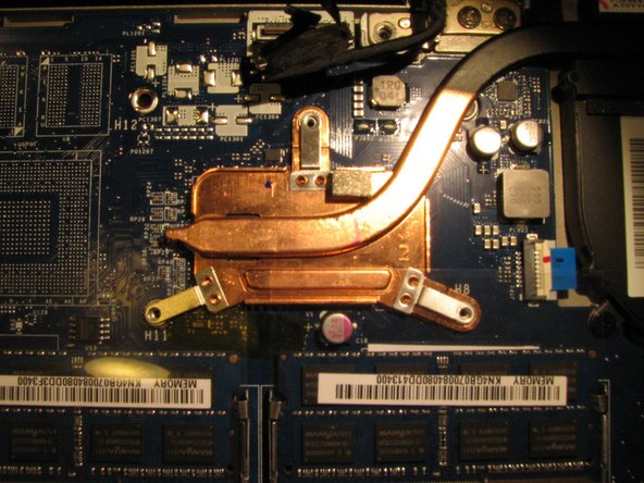 Acer Aspire R7 Display Assembly Replacement, CPU Heat Sink and Fan Removal: crwdns2935265:017crwdnd2935265:02crwdnd2935265:03crwdne2935265:0