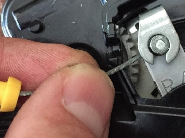 2012 Toyota Highlander Door Lock Actuator Motor Replacement, Disassemble the door lock actuator: crwdns2935265:018crwdnd2935265:02crwdnd2935265:03crwdne2935265:0