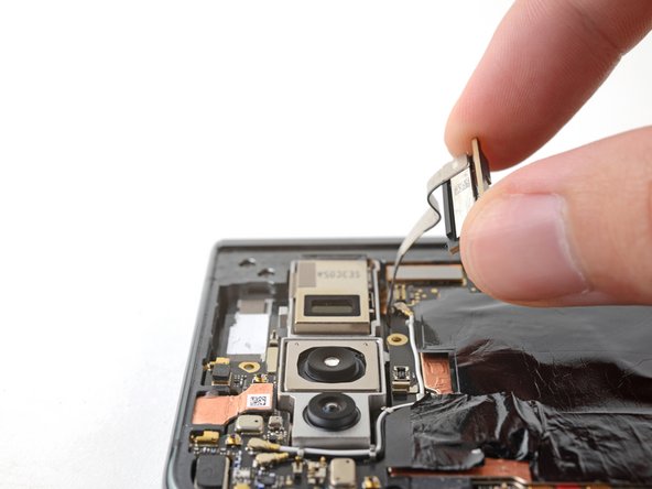 Google Pixel Fold 5G mmWave Antenna Replacement, Reposition the antenna: étape 36, image 2 de 2