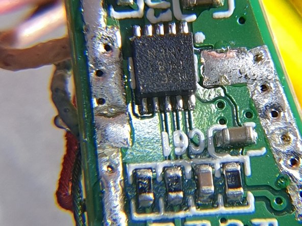 JBL Tune 700BT Teardown, left side - pcb: crwdns2935265:09crwdnd2935265:03crwdnd2935265:03crwdne2935265:0