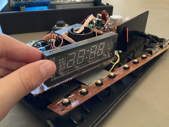 1976 General Electric Clock Radio Teardown: crwdns2935265:07crwdnd2935265:01crwdnd2935265:03crwdne2935265:0