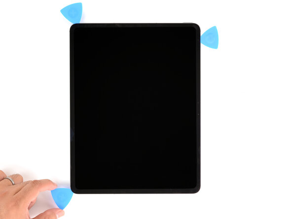 iPad Air 6 13" Front Camera Replacement, Separate the left edge adhesive: step 11, image 3 of 3