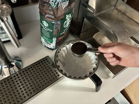 How to Make Coffee at iFixit Onion Bottom, Add coffee: 手順 5、 3の画像 2