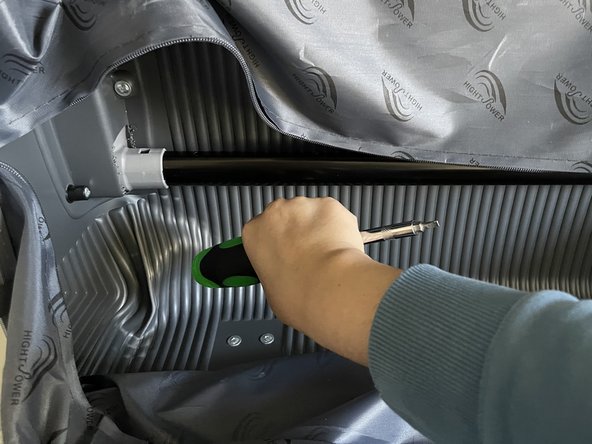 How to Fix a Dent in a Hardside Suitcase: crwdns2935265:03crwdnd2935265:02crwdnd2935265:02crwdne2935265:0