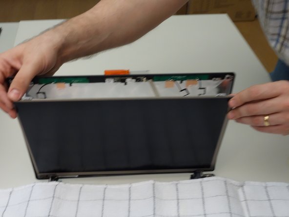 why! W650SZ LCD Screen Replacement, Separate the LCD from the Display: crwdns2935265:06crwdnd2935265:02crwdnd2935265:03crwdne2935265:0