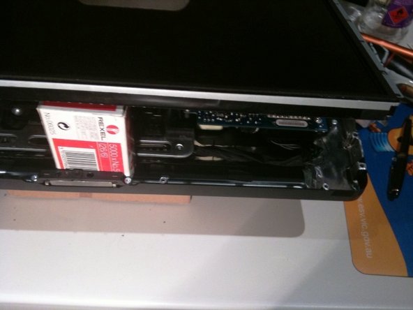 iMac Intel 20" EMC 2210 Power Supply Output Voltage Test, iMac Intel 20" EMC 2210 Power Supply Output Voltage Test: step 7, image 2 of 2