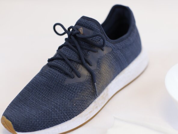 How to Clean Mesh Shoes, Prepare for cleaning: crwdns2935265:01crwdnd2935265:02crwdnd2935265:03crwdne2935265:0