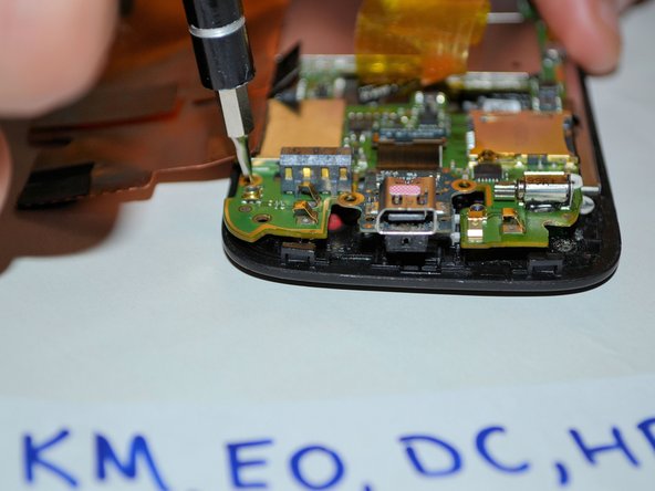 HTC Droid Eris Front Panel Assembly Replacement: crwdns2935265:08crwdnd2935265:02crwdnd2935265:03crwdne2935265:0