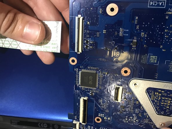 Dell Inspiron 17-5755 Display Panel Replacement: crwdns2935265:030crwdnd2935265:03crwdnd2935265:03crwdne2935265:0