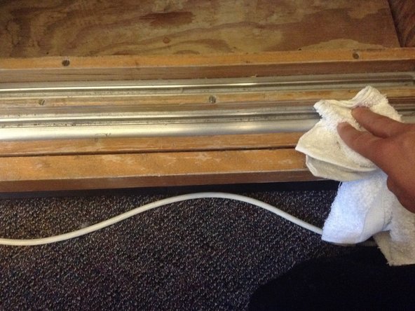 Repairing a Sliding Closet Door: crwdns2935265:03crwdnd2935265:02crwdnd2935265:02crwdne2935265:0