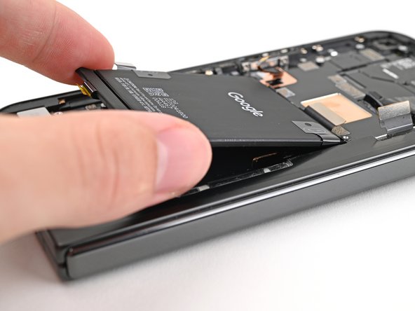 Google Pixel 9 Pro Fold Inner Screen Asssembly Replacement, Install the new base battery: crwdns2935265:0130crwdnd2935265:02crwdnd2935265:03crwdne2935265:0